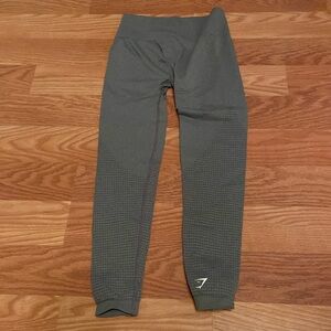 Women’s gym shark size medium leggings-gray